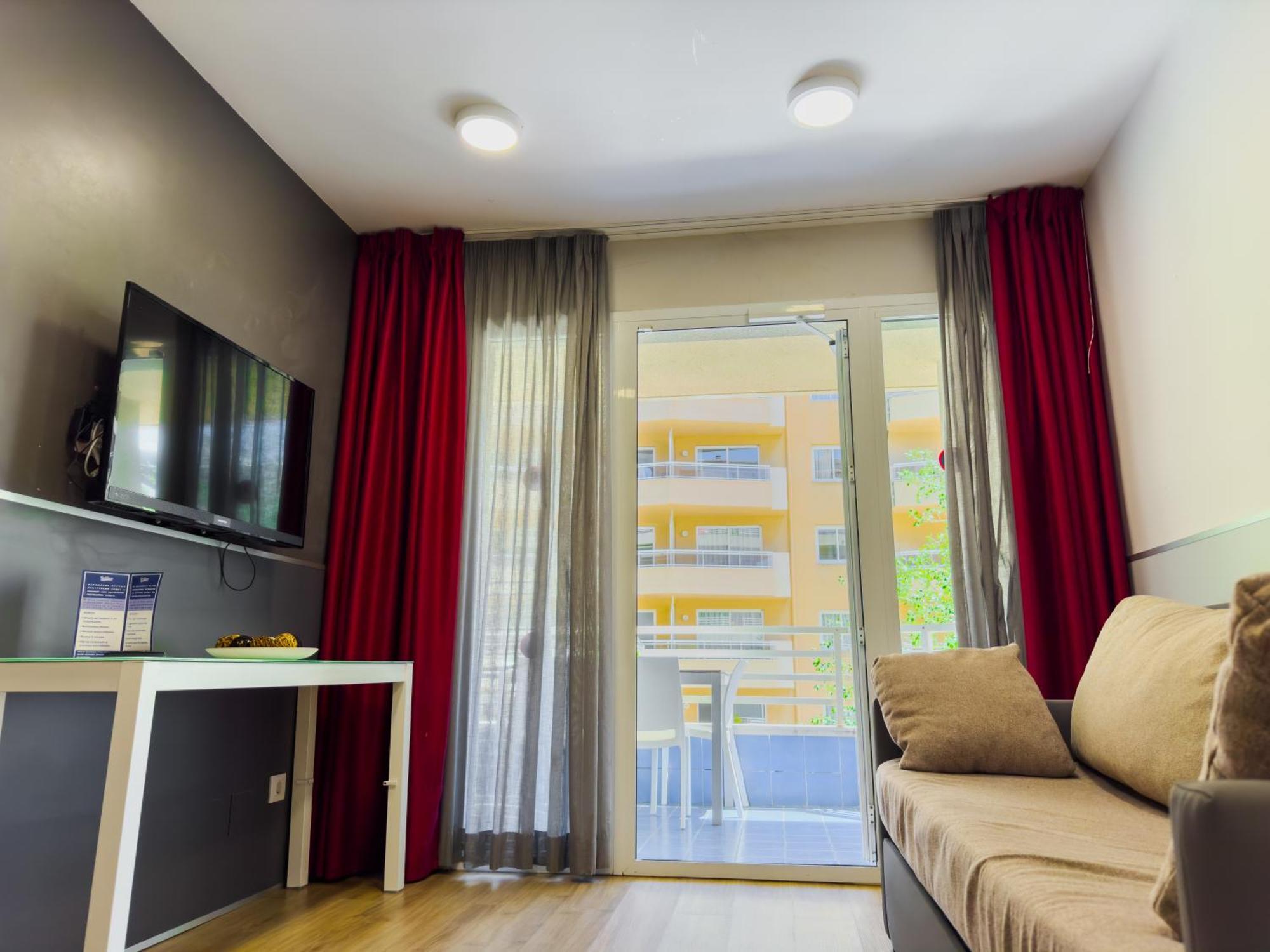 Rentalmar Zahara Family Suites Салоу Екстериор снимка